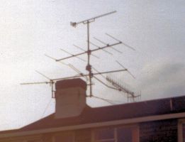 Vertical UHF long yagi link transmit aerial